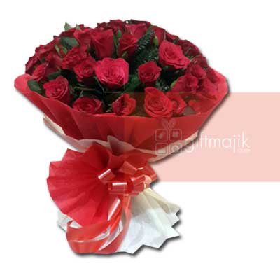 2032750-red-roses-beautiful-bunch